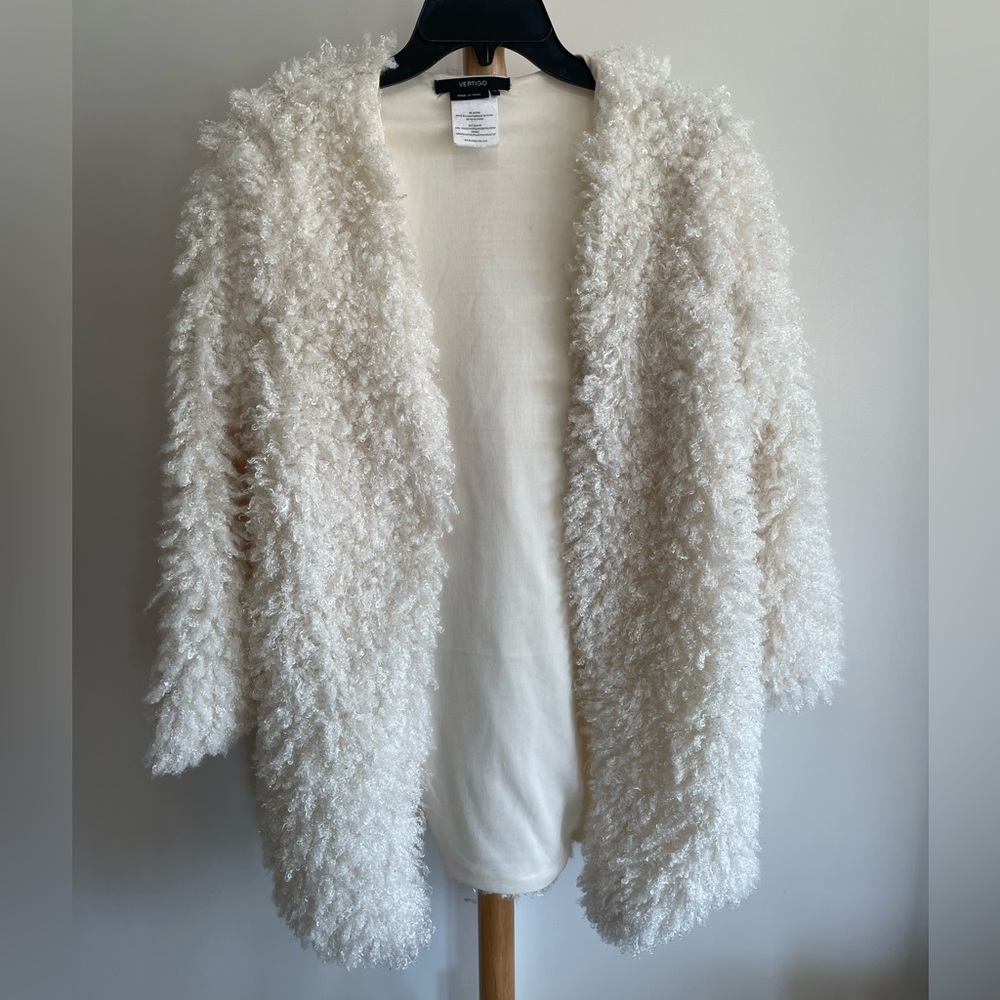 Vertigo Cream Color Fluffy Cardigan Size Medium. 💯 Polyester.